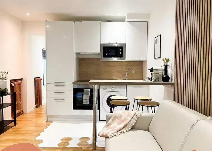 Celine 16 Lumiere 2 Bedroom By Eiffel Tower *